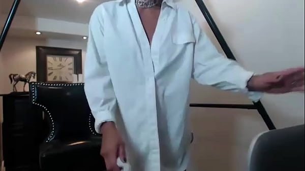 Anal Show! Maxine X Plays With Her Toys & Squirts Really Hard!