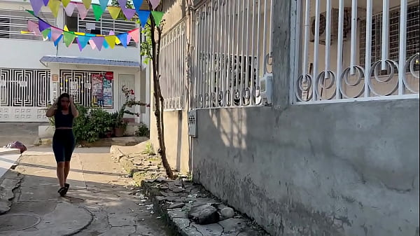 LA VECINA ME TIENE TANTAS GANAS QUE NO DESAPROVECHAMOS EL TIEMPO Y ME METE A SU CASA PARA QUE LA FOLLE RICO Y DURO – PORNO EN RUSO