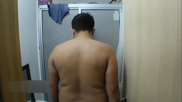 Me follo el estrecho y caliente coño de mi hermanastra haciéndome pasar por su novio