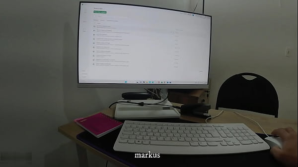 Me pongo bien cachondo con mi jefa hasta terminar follandola y haciéndola mi puta – CREAMPIE – PORNO EN ESPAÑOL